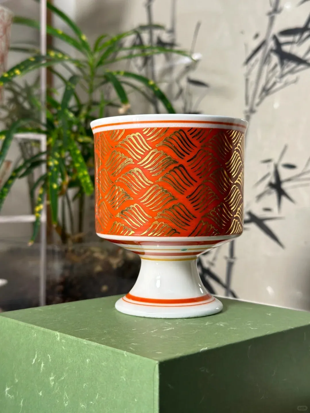 [清和堂 x Gohobi Gallery] Hand-painted Golden Waves Tea Cup with Stem