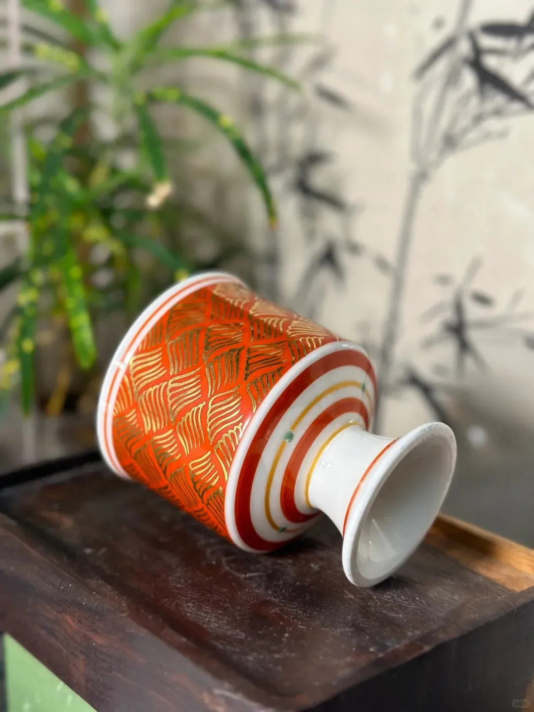 [清和堂 x Gohobi Gallery] Hand-painted Golden Waves Tea Cup with Stem